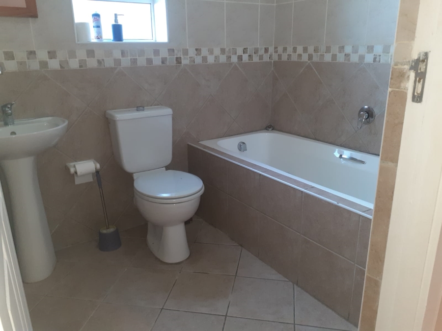 To Let 2 Bedroom Property for Rent in Jeffreys Bay Central Eastern Cape